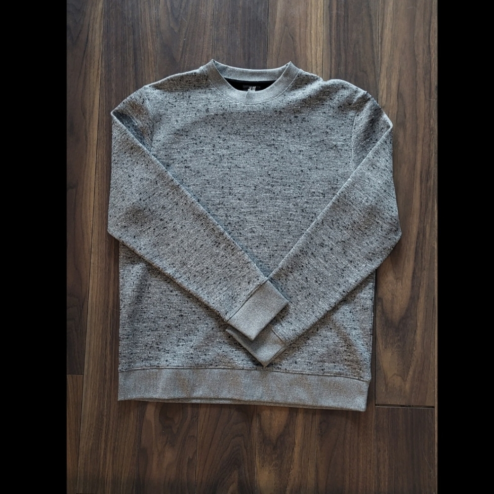 H&M grey crewneck
